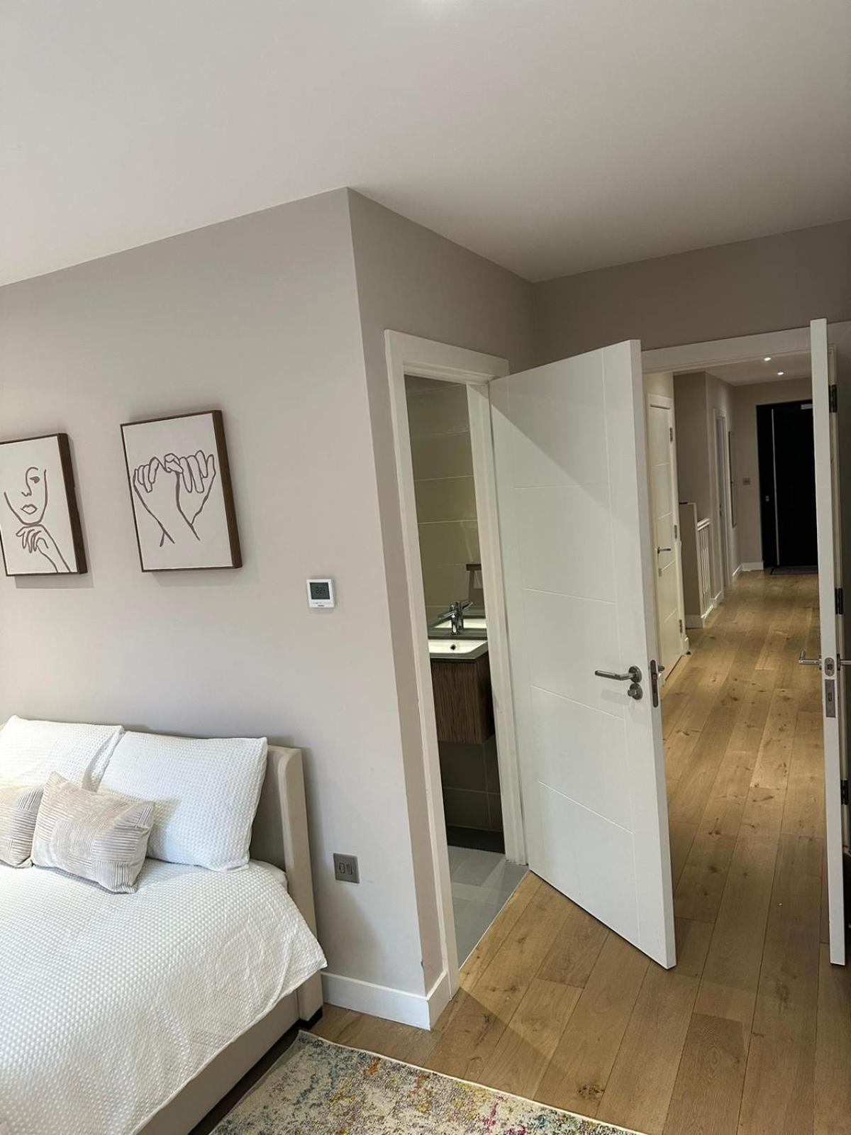 Richardson Deluxe Apartments - 3 Bed London Exteriör bild